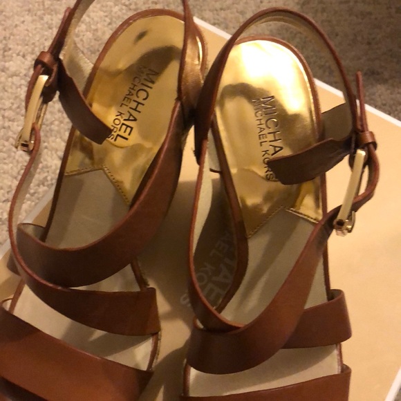 Sandals - Picture 4 of 8